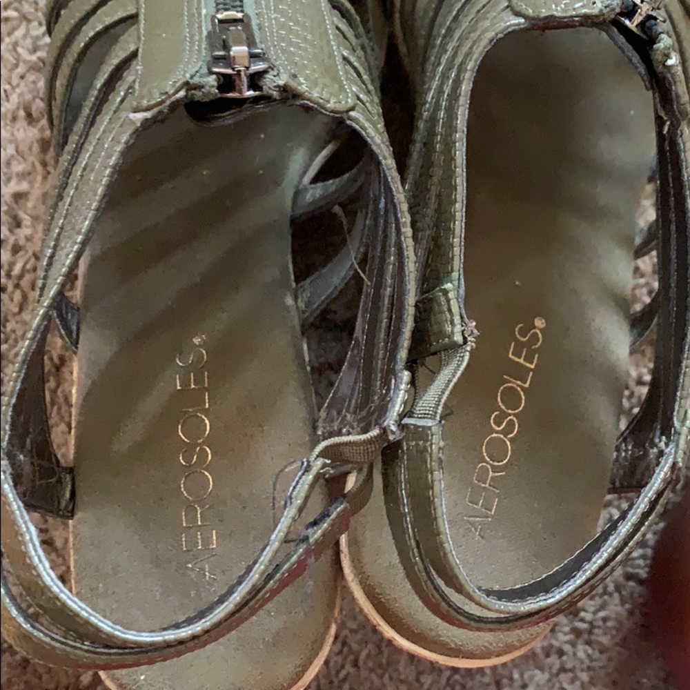 Shoes - Picture 4 of 4